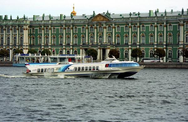 Прогулки на метеоре по Неве в Петергоф, в Кронштадт